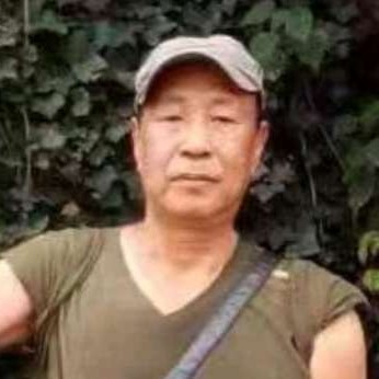 细腻笑眼睛的照片