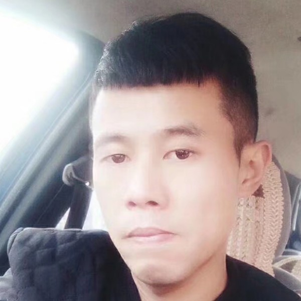 忧心向水杯的照片