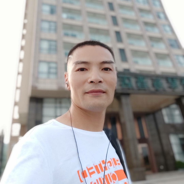 枫轻杨的照片