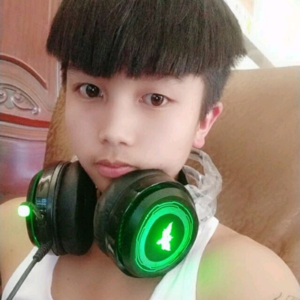 蚂蚁深拥个性的照片