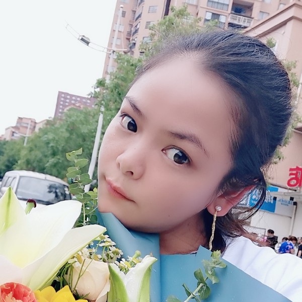 蓝色亮宝的照片