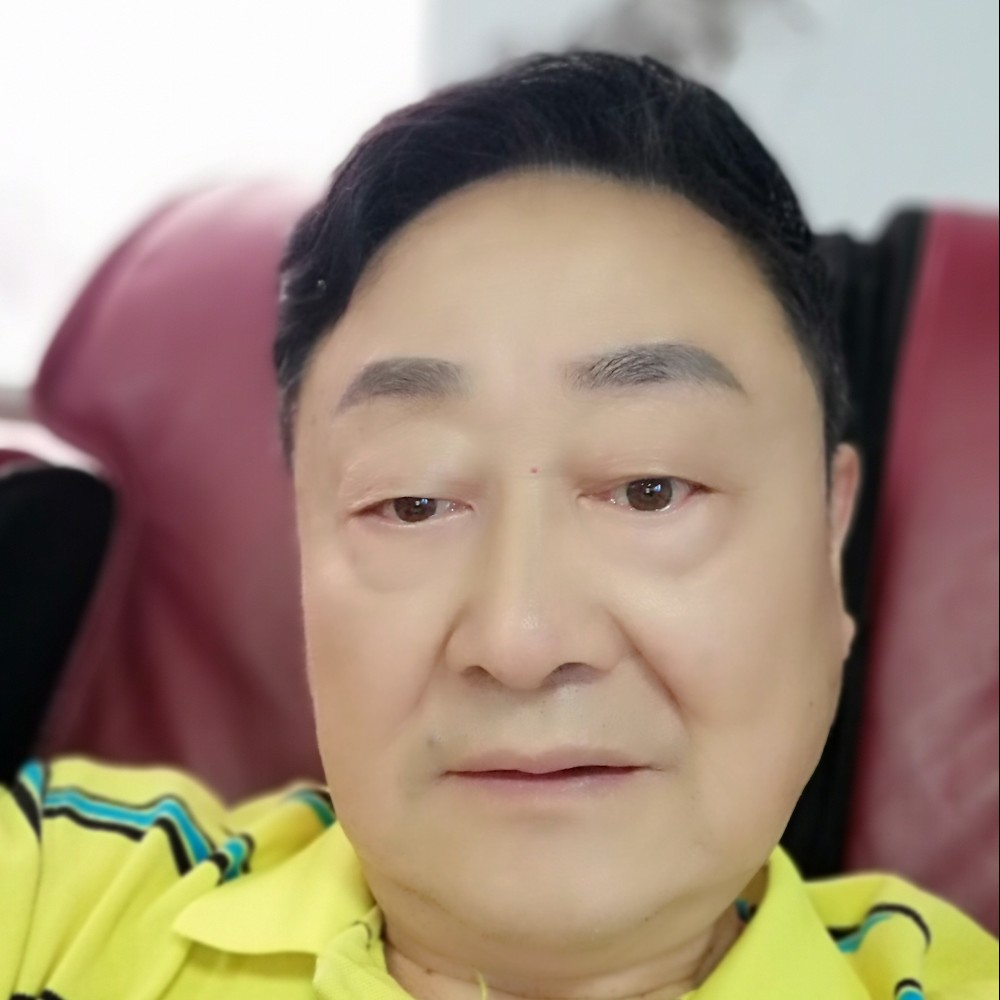 数据线闻秀丽的照片