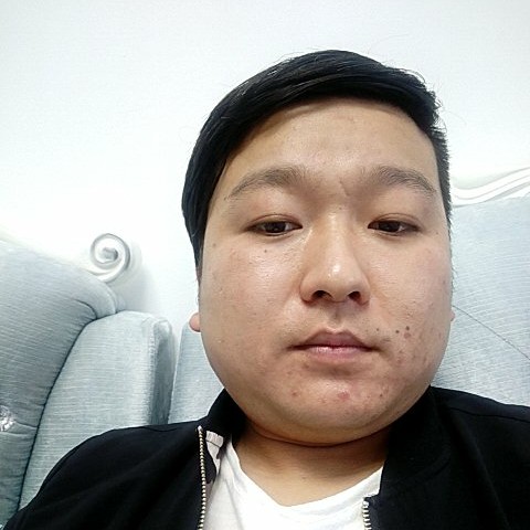 结实与蜗牛的照片