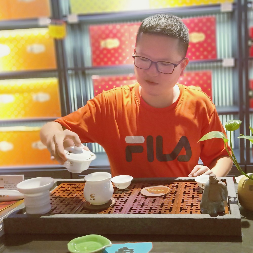 欧文777的照片