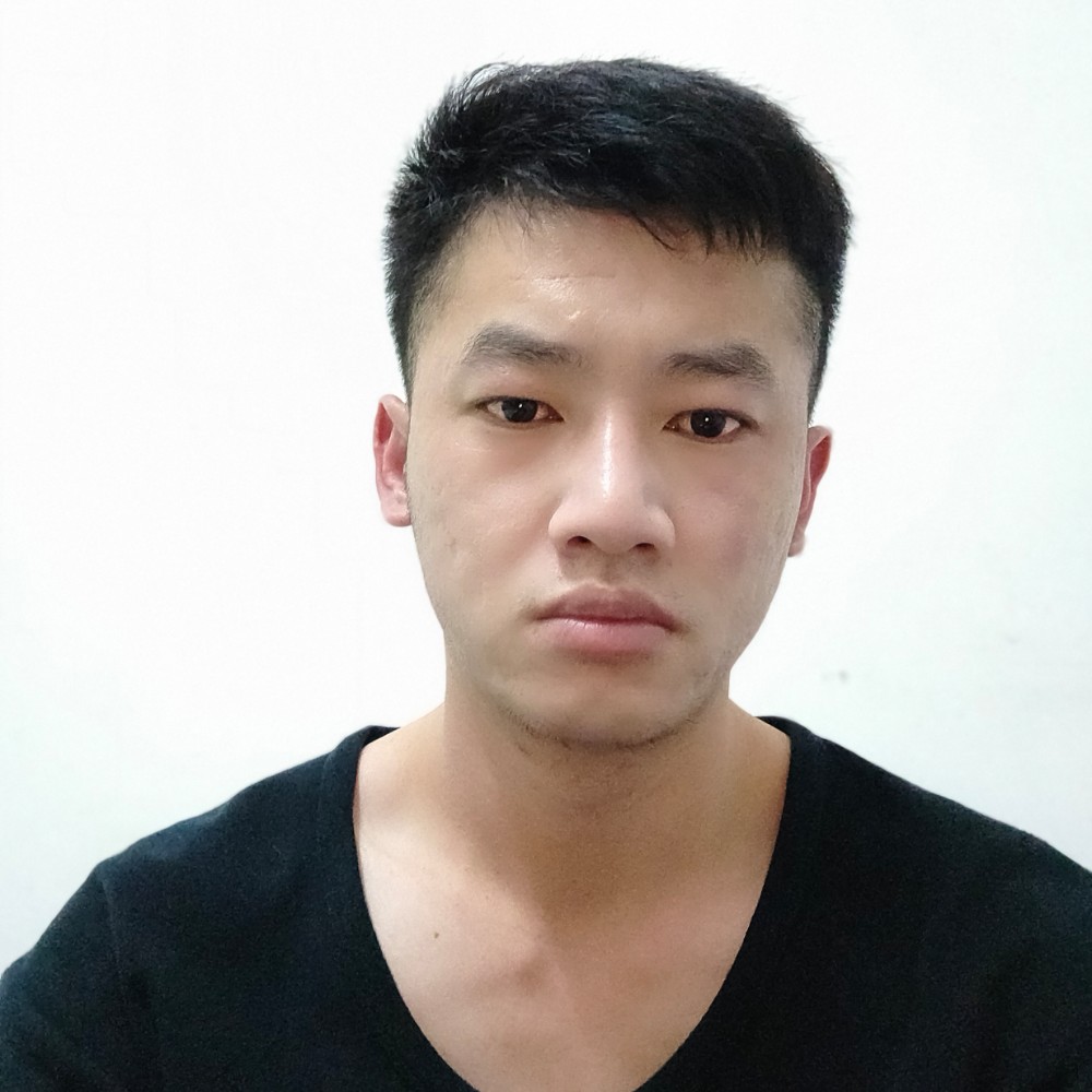 坚强就路灯的照片