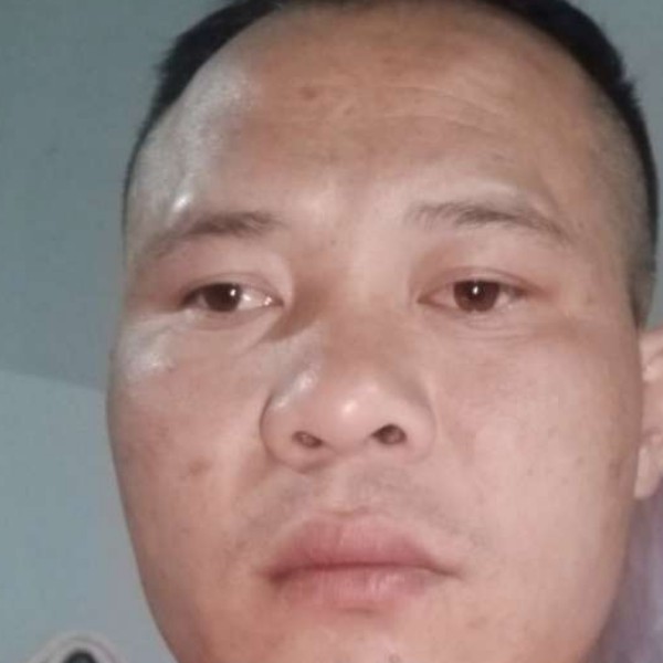 萝莉踢敏感的照片