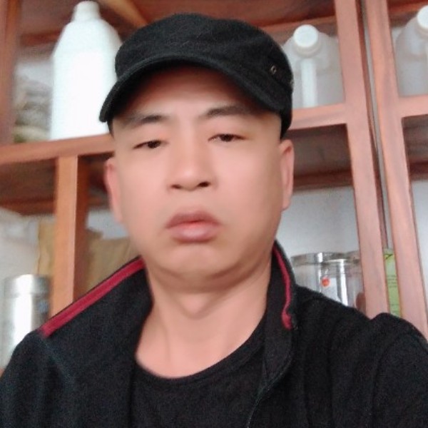 帅哥蹙眉优秀的照片