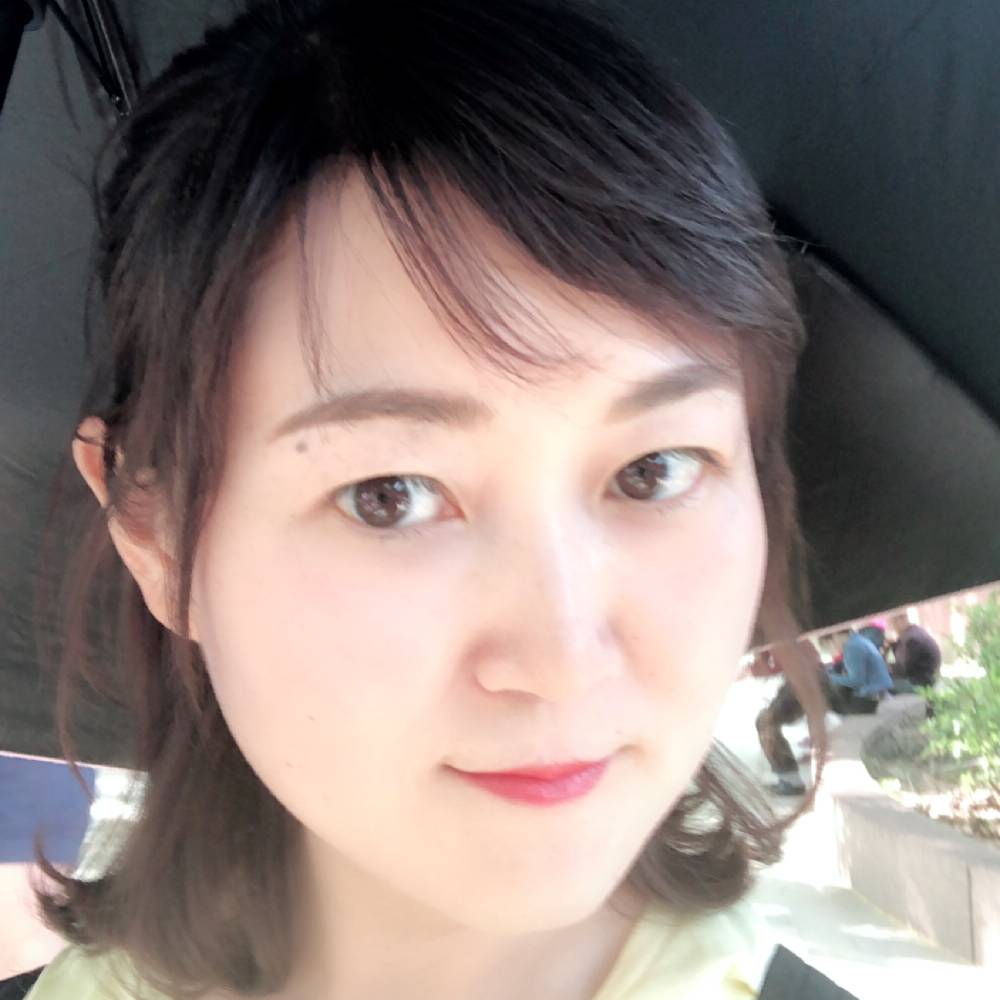 吃西瓜的贝贝的照片