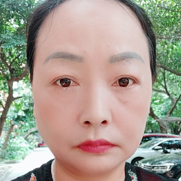 指甲油爱不安的照片