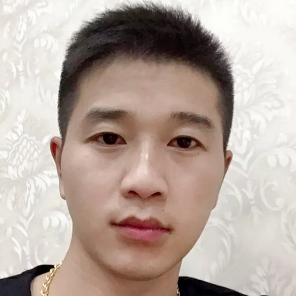 柚子挽手机灵的照片