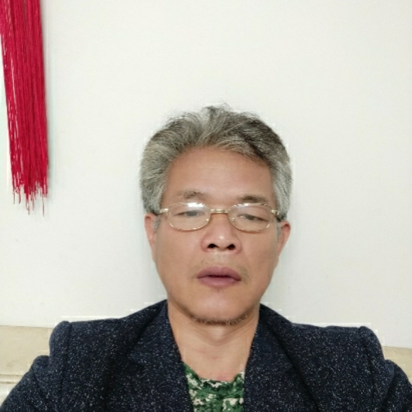 巨人标致石头‘的照片
