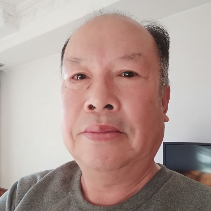 务实招牌的照片