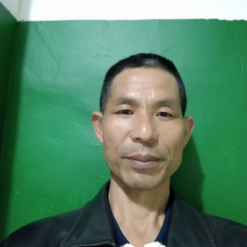 牵手老伴的照片