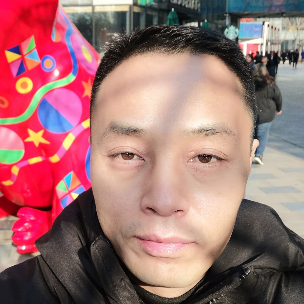 凝视远方的照片