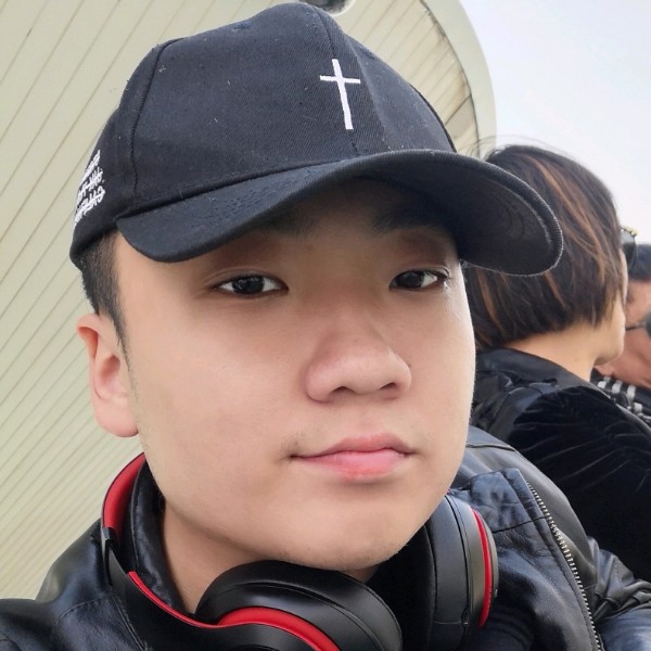 H丶M的照片