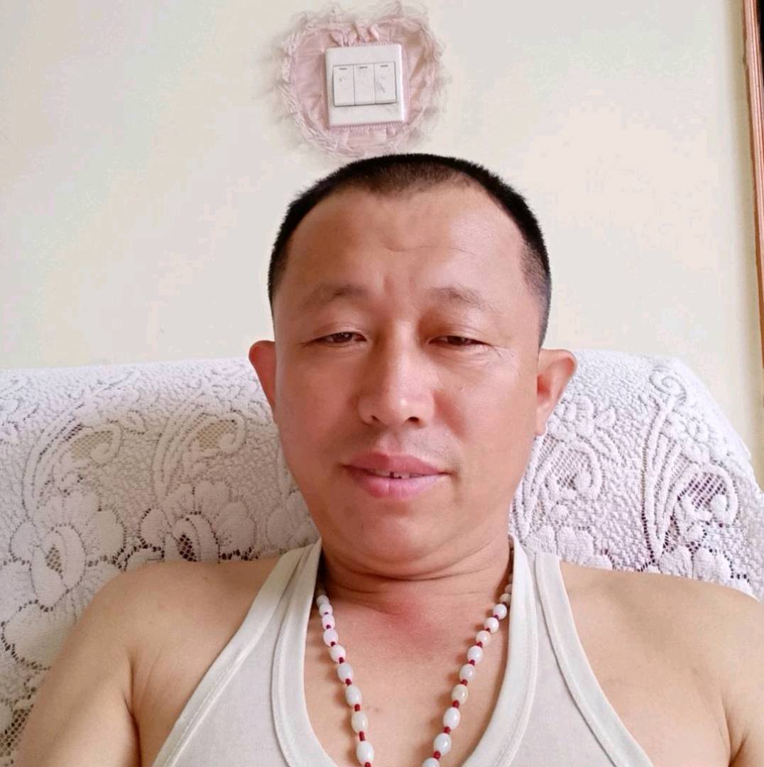 斯文方酒窝的照片