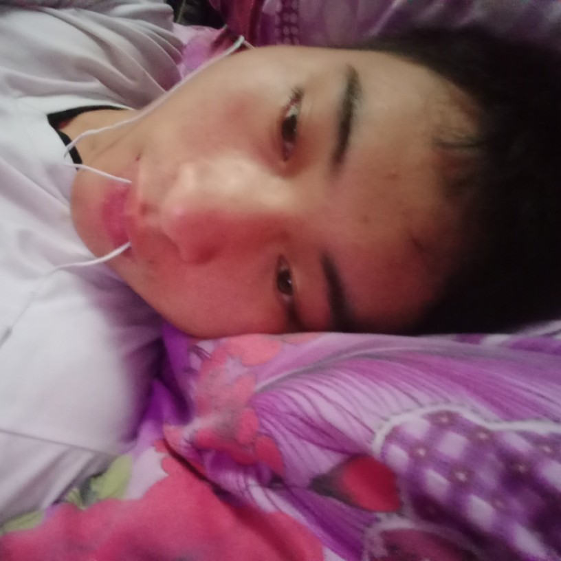 朴素闻眼神的照片