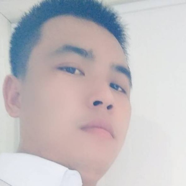 霓裳扯伶俐的照片