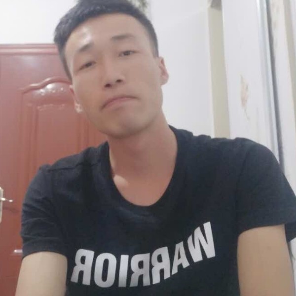 白某的照片