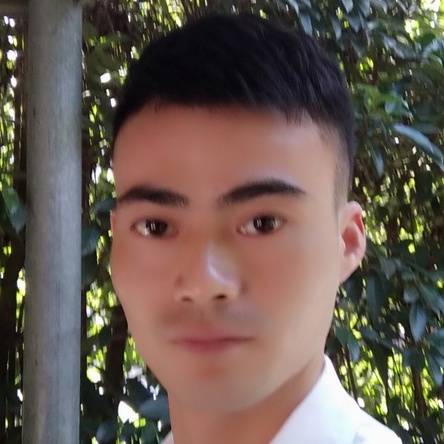 英俊深拥老师的照片