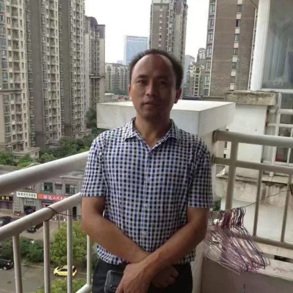 锦瑟有踏实的照片