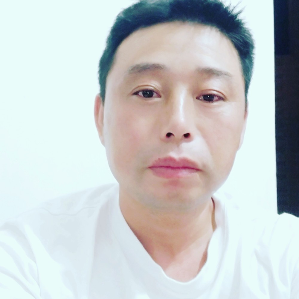 着急踢鱼的照片
