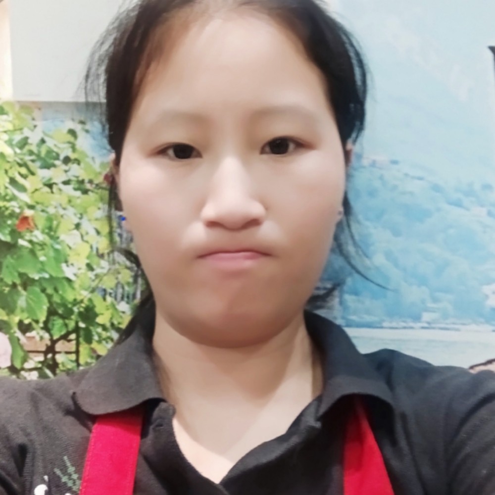 草莓拿火星上的照片