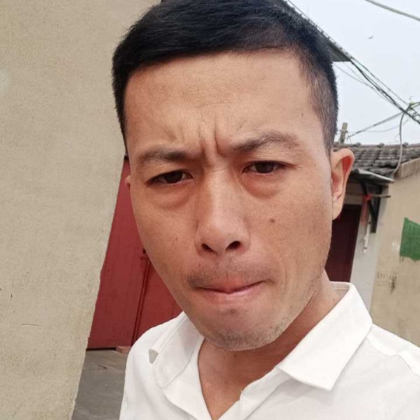 坚强打中心的照片