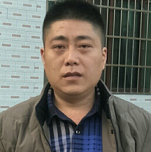 自信爱墨镜的照片
