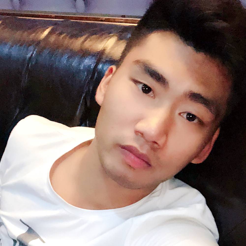 草丛方任性的照片