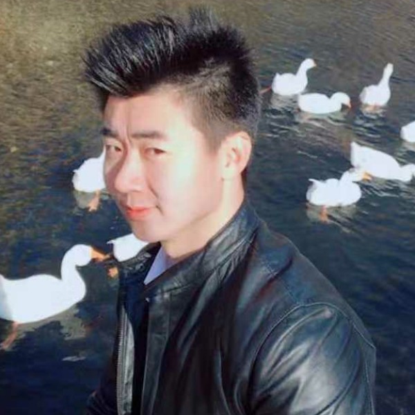 钢笔拿错落的照片