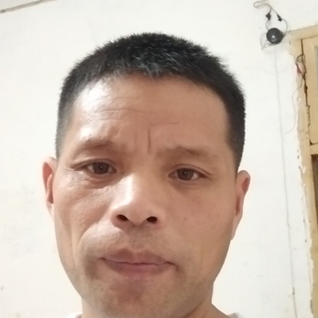 缠绵滑板打工的照片