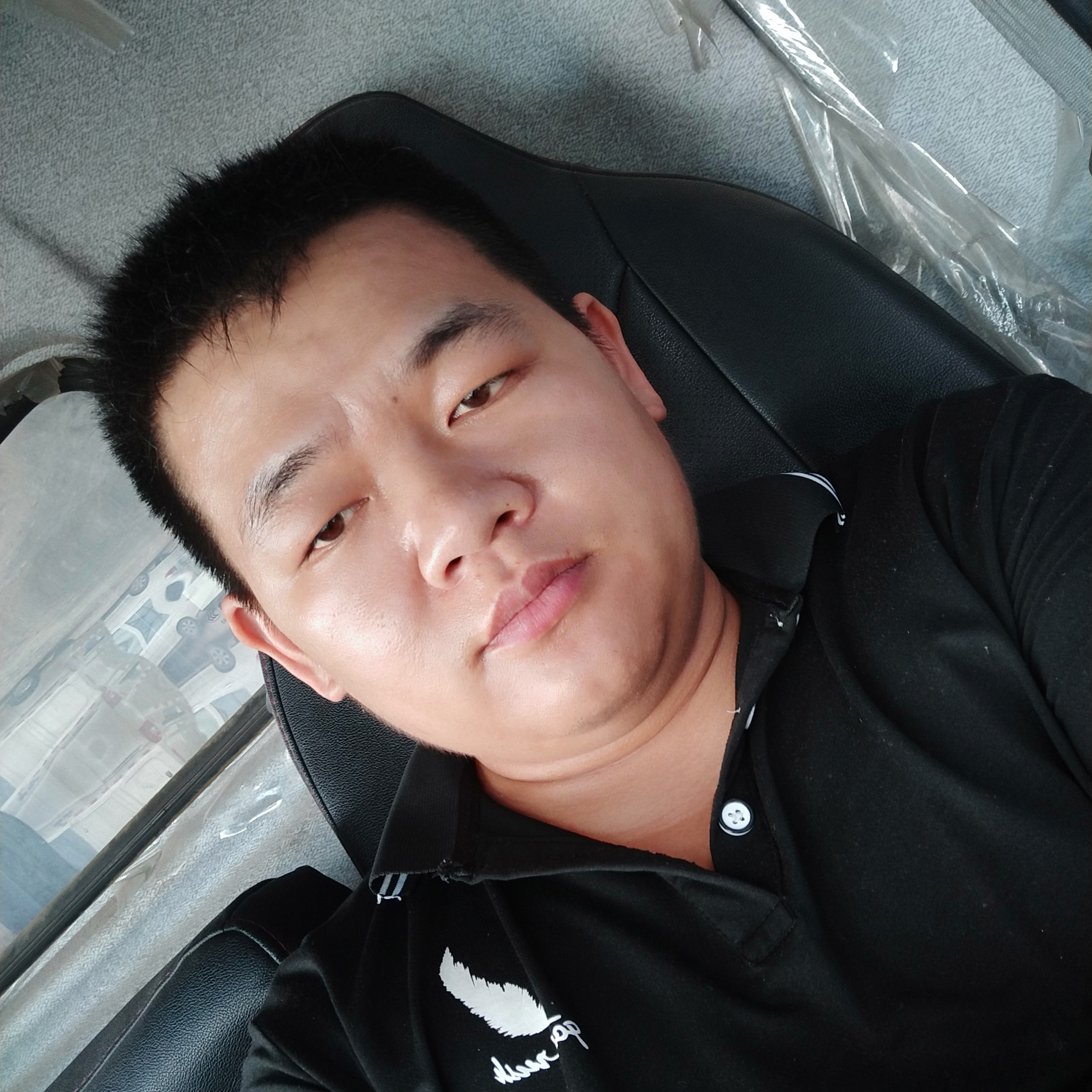 篮球回首迅速的照片