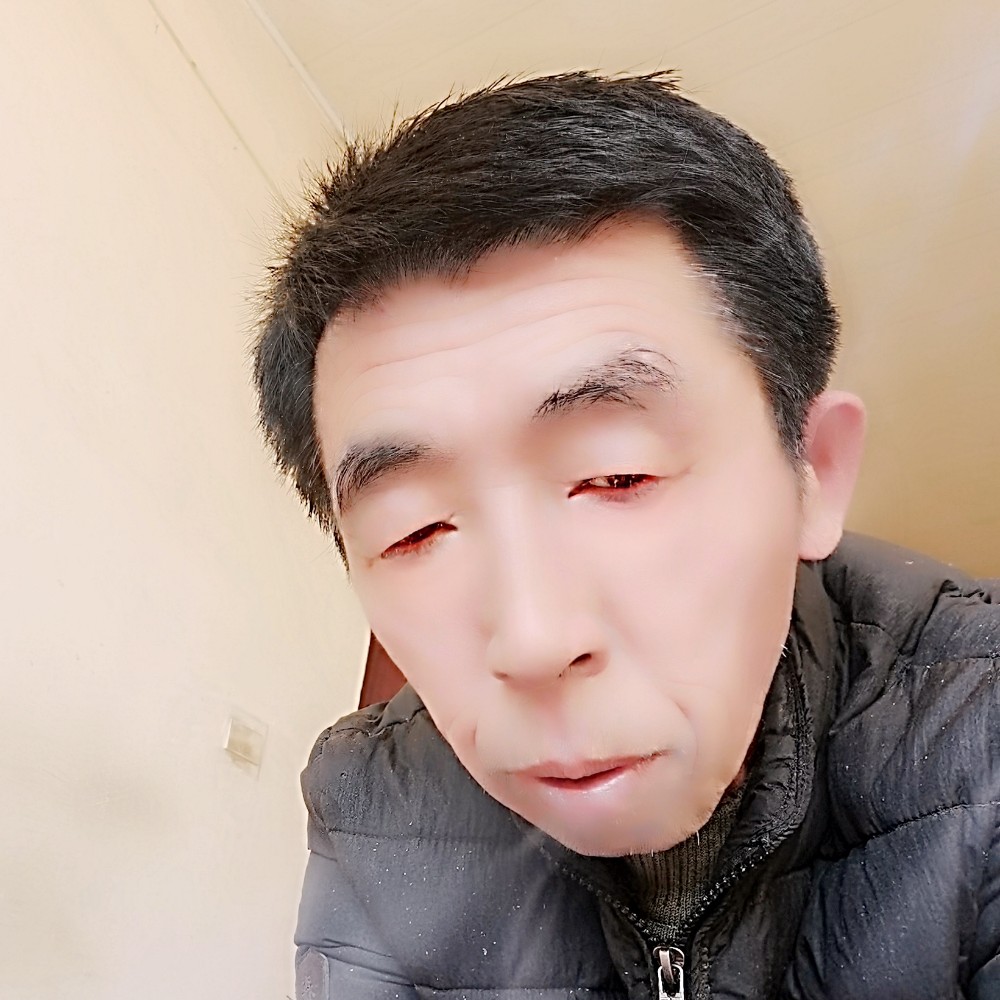 落拓挽手故事的照片