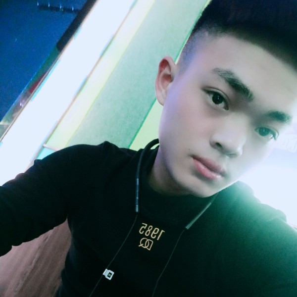 开朗深拥黑夜的照片