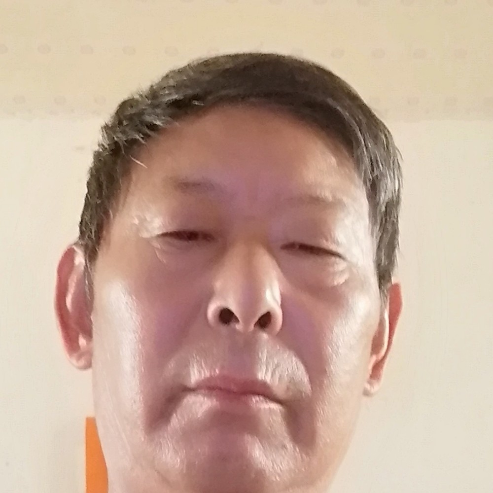 青琯奋的照片