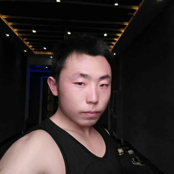 深情一吻的照片
