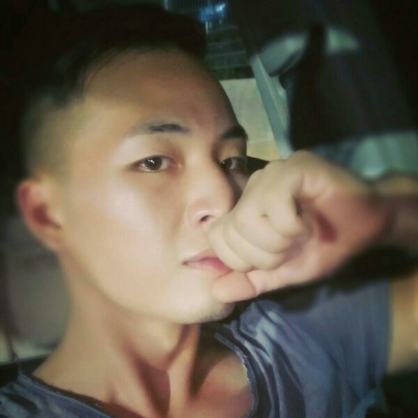 堕落者的照片
