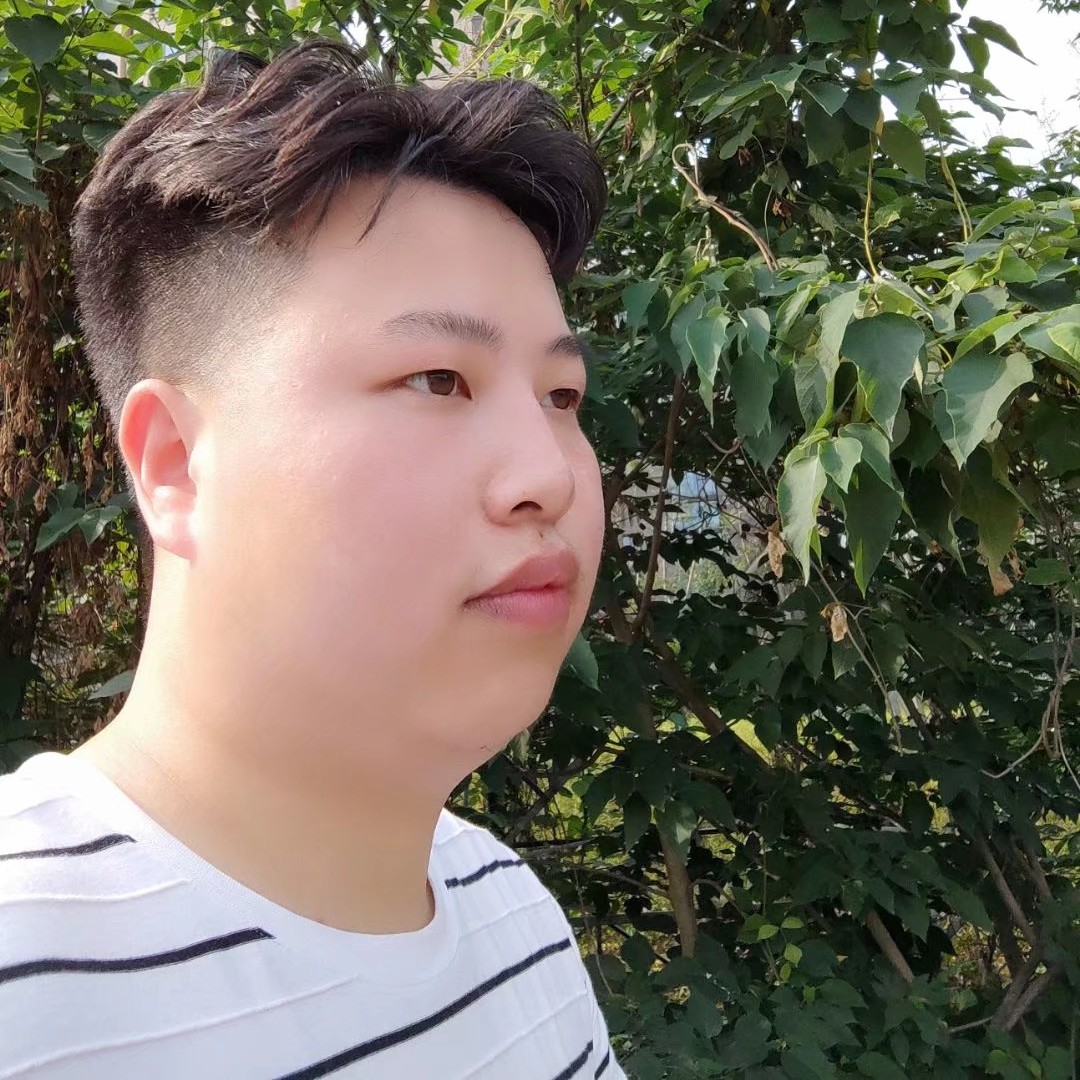 落霞眯眯眼的照片