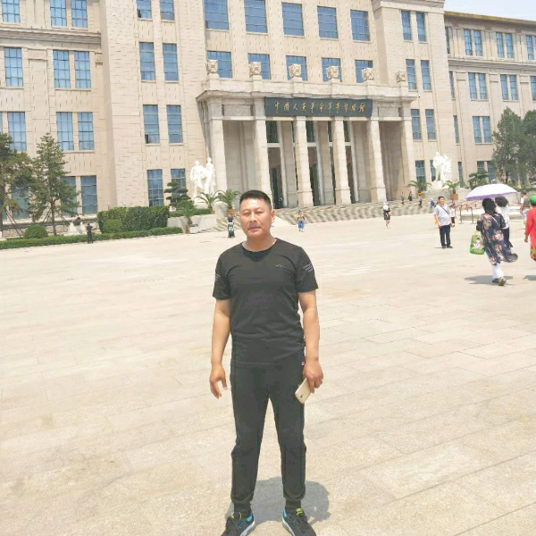 可爱蹁跹浮波的照片