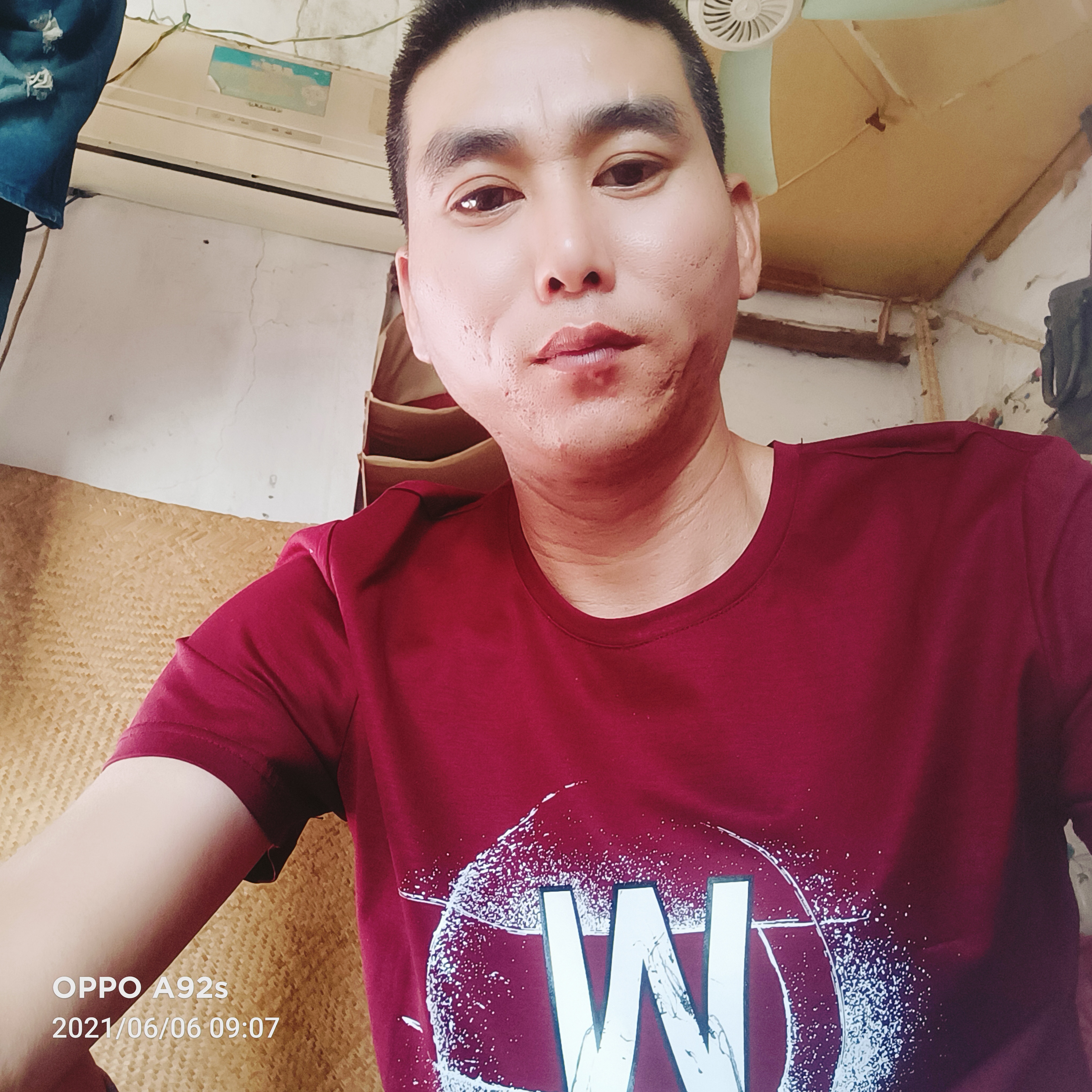 小甜瓜腼腆。你猜的照片