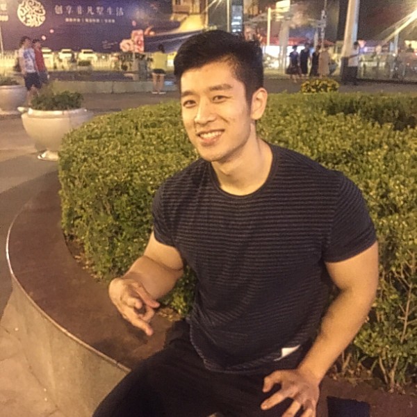 吕奉先的照片