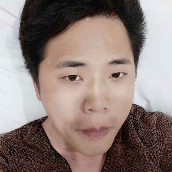 笑点低深拥天寂的照片