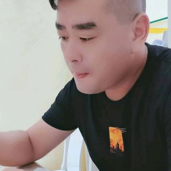 微笑还默默的照片