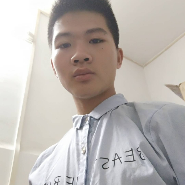 自信大门的照片