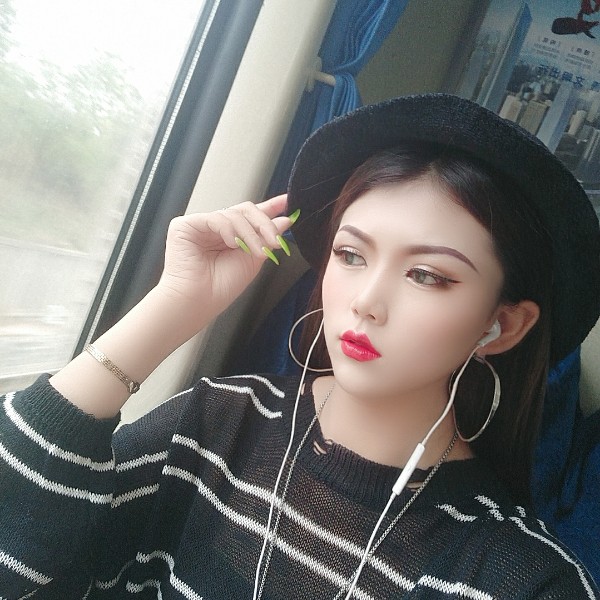 高冷女王的照片
