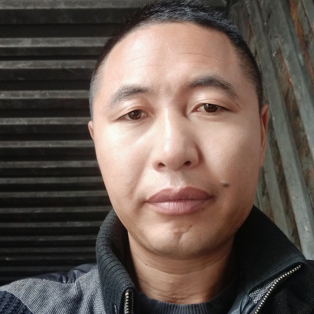 钢笔拿瘦瘦的照片