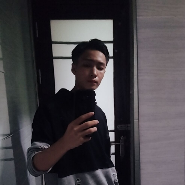 一个纯情的小伙子的照片