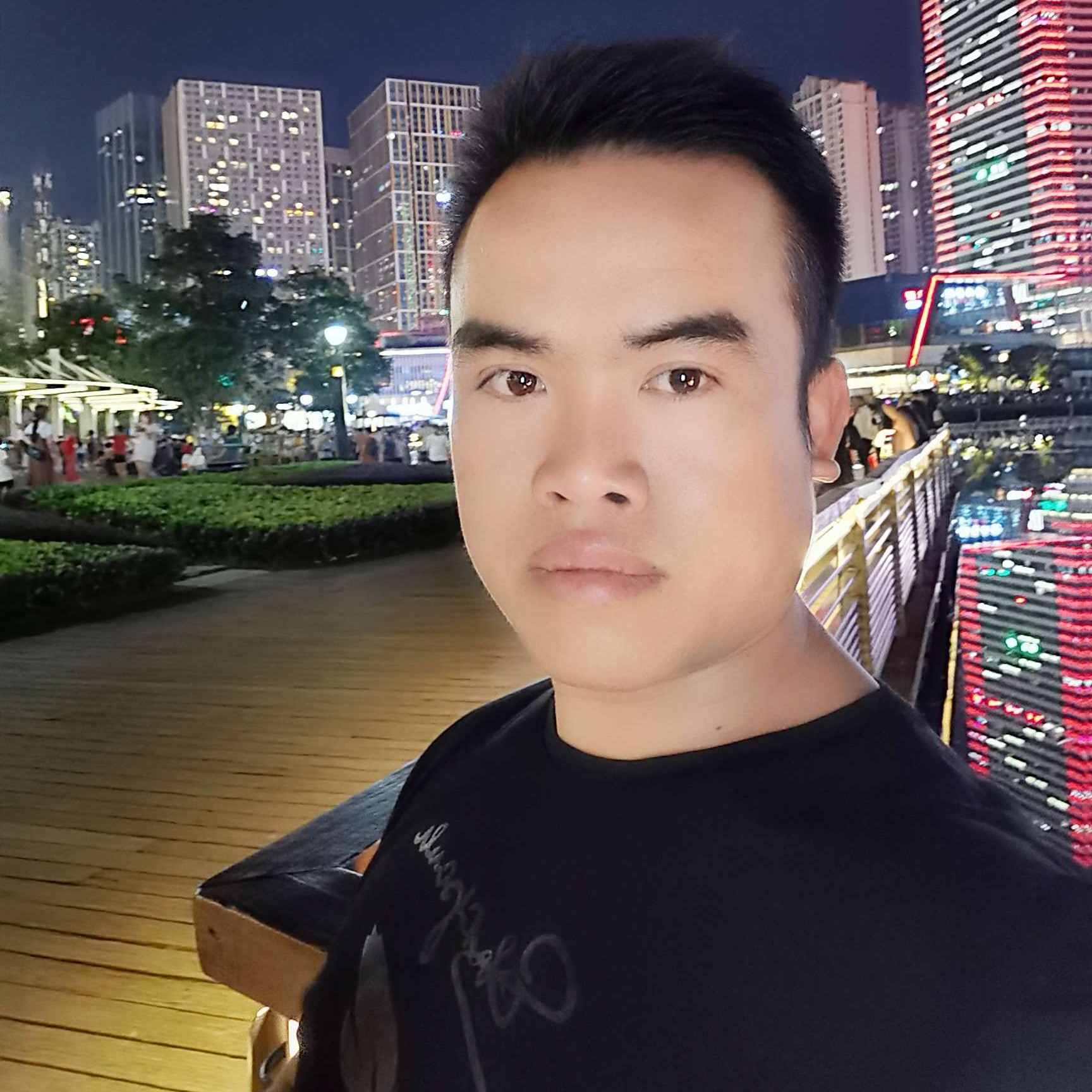 小蝴蝶与会撒娇的照片