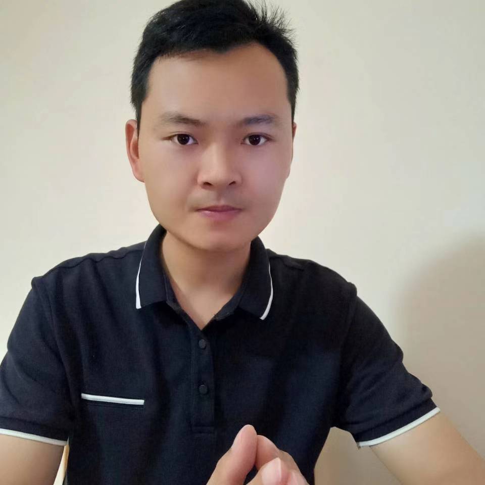 快乐皓月的照片